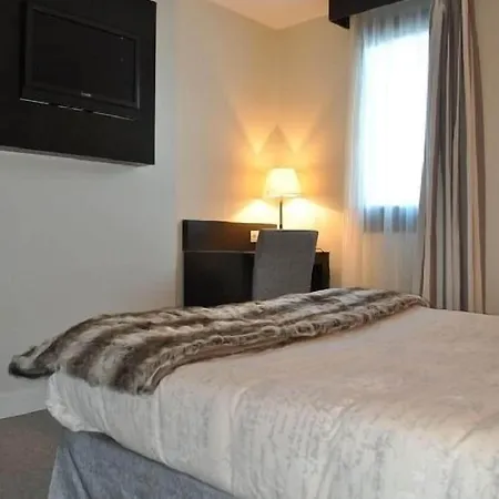 Hotel Bella & 3*