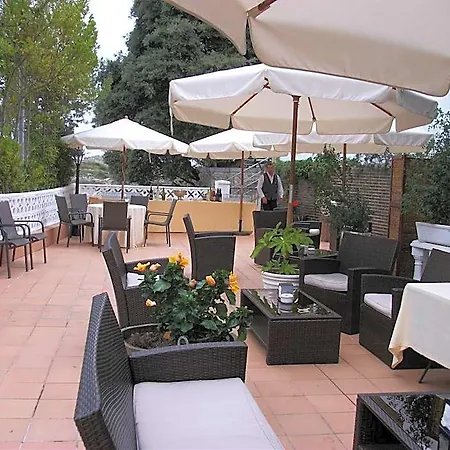 Hotel Bella &
